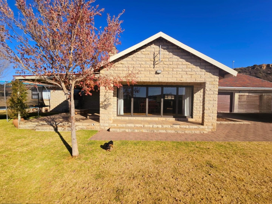 4 Bedroom Property for Sale in Ladybrand Free State